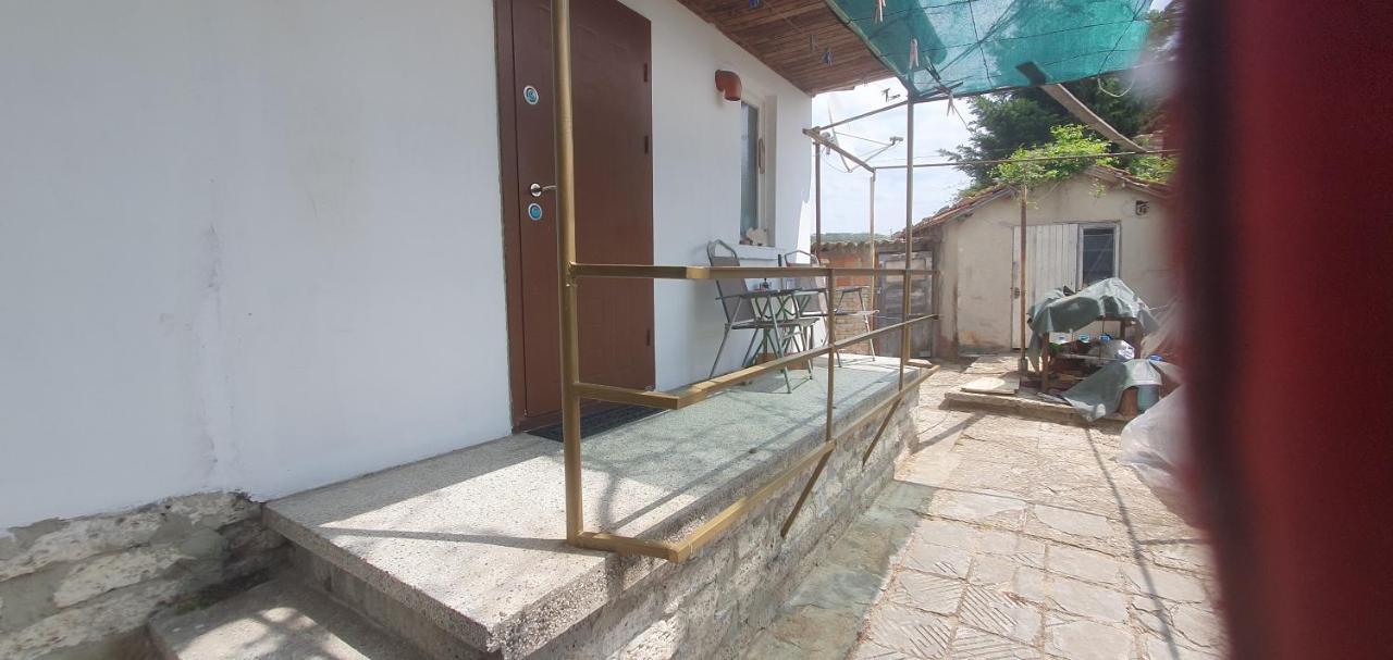 Стая За Гости "Ирина" Baltschik Exterior foto